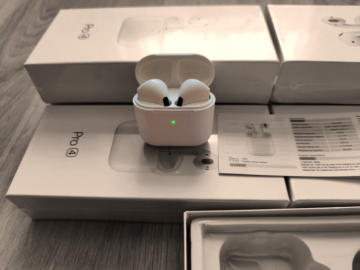 Бездротові навушники AirPods PRO 4 mini